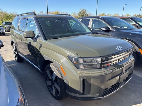 Used 2024 Hyundai Santa Fe Limited image 3