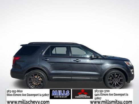 Used 2017 Ford Explorer XLT w/ Equipment Group 202A AWD/4WD image 4