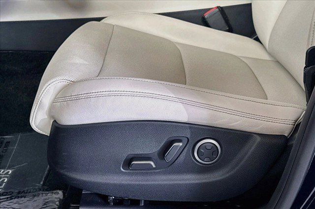 Used 2023 Genesis GV70 2.5T AWD/4WD image 18