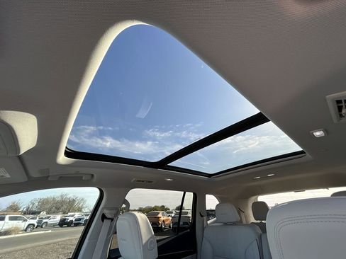 New 2026 Buick Enclave Avenir w/ Super Cruise Package image 19