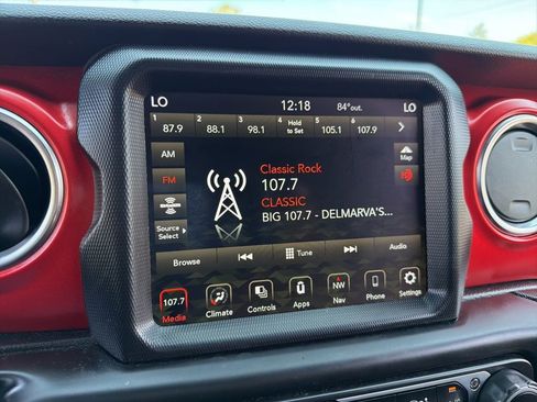 Used 2020 Jeep Gladiator Rubicon AWD/4WD image 10