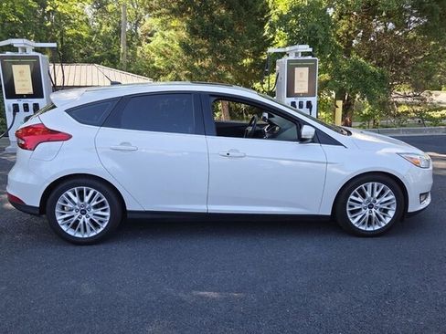 Used 2018 Ford Focus Titanium FWD image 14