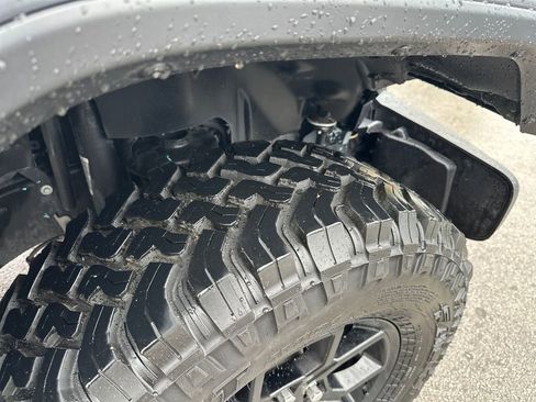 Used 2025 Jeep Wrangler Sport AWD/4WD image 15