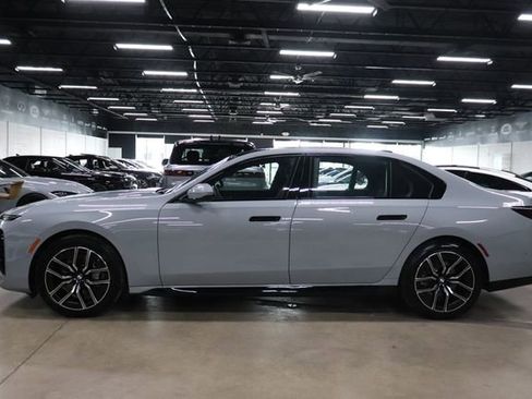 Used 2026 BMW 740i xDrive AWD/4WD image 2