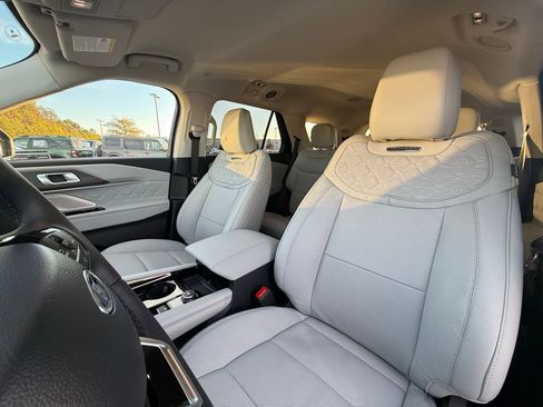 New 2026 Ford Explorer Platinum w/ LUX Leather Package image 22