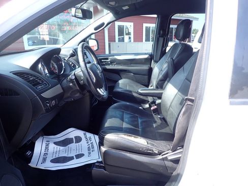 Used 2015 Dodge Grand Caravan SE w/ Quick Order Package 29E SE FWD image 8