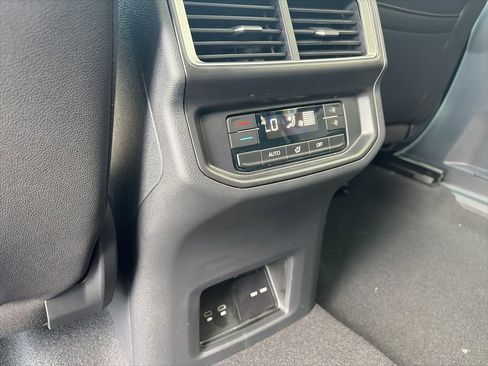 New 2026 Volkswagen Atlas Peak Edition AWD/4WD image 26