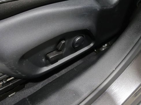 Certified 2022 Jeep Compass Limited w/ Sun and Sound Group image 13