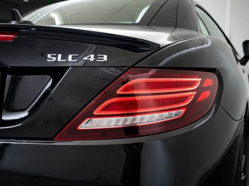 Used 2017 Mercedes-Benz SLC 43 AMG image 19