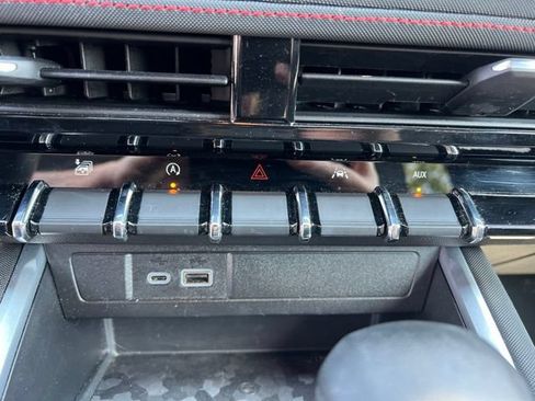 Used 2023 Chevrolet Colorado Z71 w/ Z71 Convenience Package 2 AWD/4WD image 21