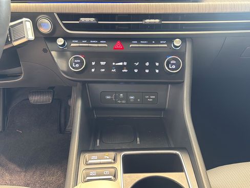 Used 2025 Hyundai Sonata Limited FWD image 26