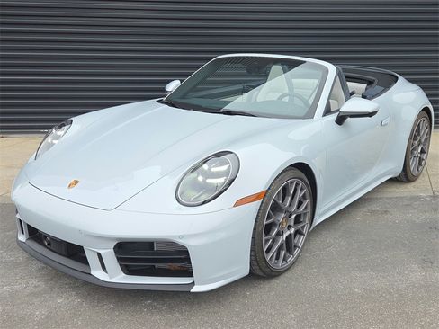 Used 2025 Porsche 911 Carrera image 6