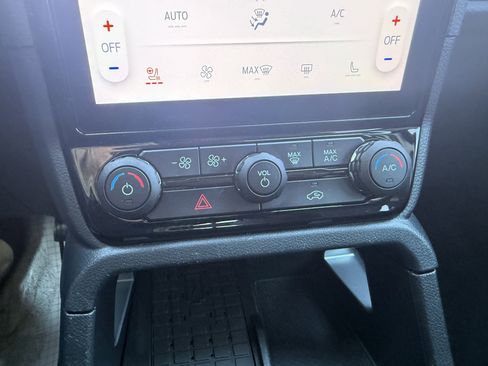 Used 2024 Ford Ranger Lariat w/ Advanced Towing Package image 16