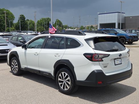 Used 2024 Subaru Outback Premium AWD/4WD image 5
