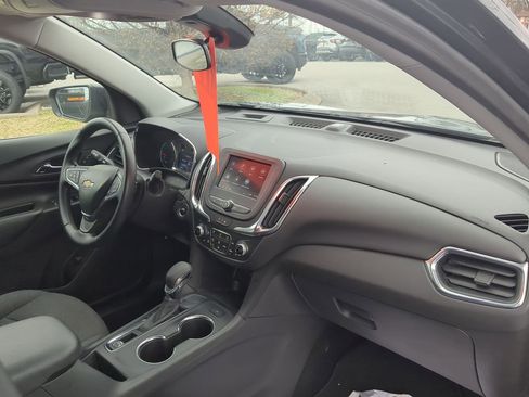 Used 2025 Chevrolet Trax RS w/ Driver Confidence Package image 30