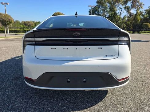 New 2026 Toyota Prius Plug-In Hybrid FWD image 5