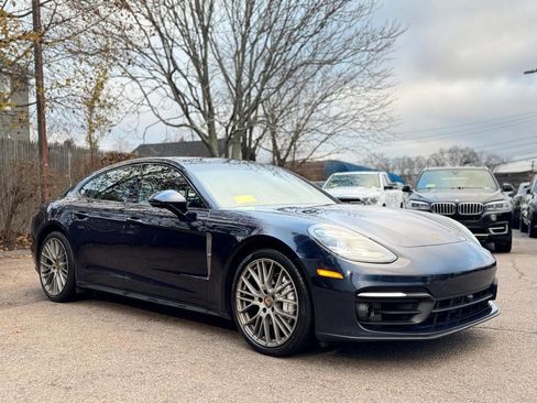 Used 2022 Porsche Panamera 4 Platinum Edition w/ Assistance Package image 8