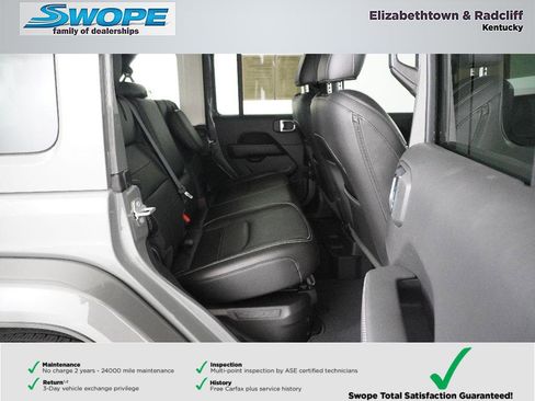 Used 2022 Jeep Wrangler Unlimited Sahara w/ Cold Weather Group AWD/4WD image 10