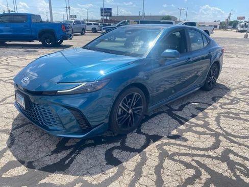 Used 2025 Toyota Camry XSE w/ Premium Plus Package AWD/4WD image 2