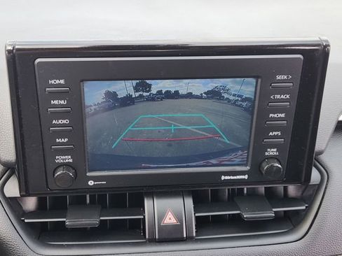 Used 2022 Toyota RAV4 XLE FWD image 13