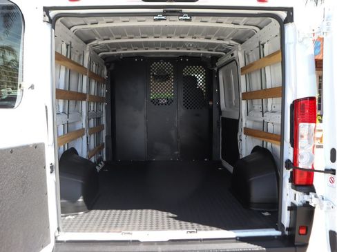 Used 2025 RAM ProMaster 2500 w/ U-Haul Equipment Group FWD image 8