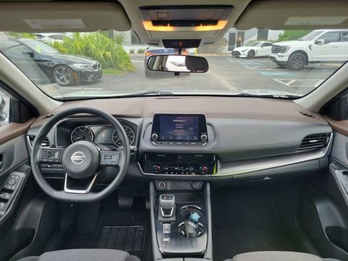 Used 2021 Nissan Rogue SV FWD image 25