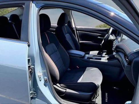 Certified 2025 Nissan Sentra SR w/ Trunk Package FWD image 27