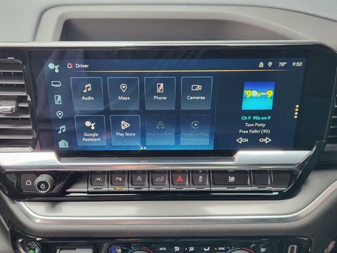 Certified 2025 Chevrolet Silverado 1500 High Country w/ Technology Package AWD/4WD image 12