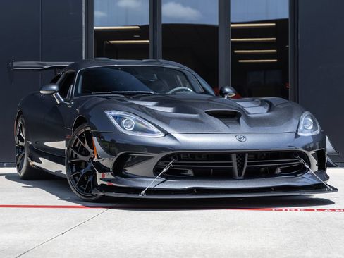Used 2016 Dodge Viper ACR w/ Extreme Aero Package RWD image 2