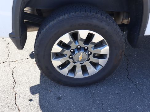 Certified 2024 Chevrolet Silverado 2500 Custom w/ Custom Value Package image 38