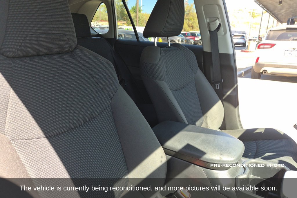 Used 2025 Toyota RAV4 LE AWD/4WD image 15