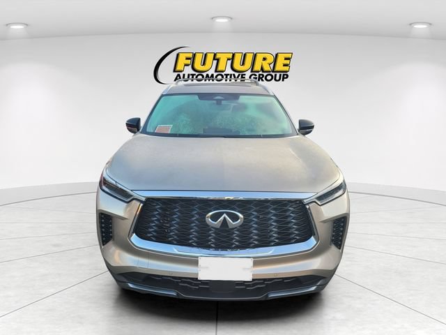 Used 2023 INFINITI QX60 Sensory w/ Vision Package AWD/4WD image 2