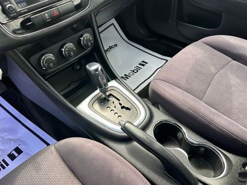 Used 2014 Chrysler 200 Touring FWD image 19