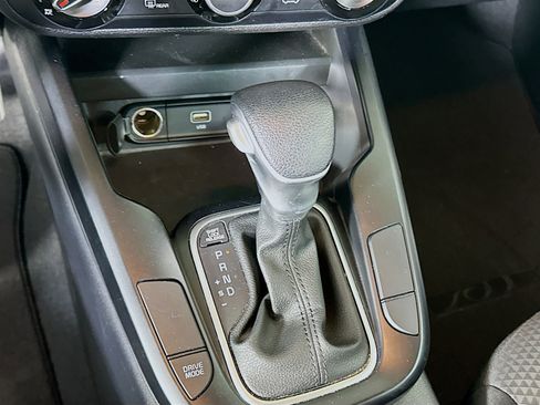 Used 2025 Kia Soul LX w/ LX Technology Package image 24