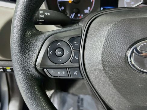 Used 2025 Toyota Corolla LE FWD image 19