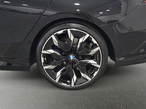 Used 2026 BMW 530i w/ M Sport Package image 31