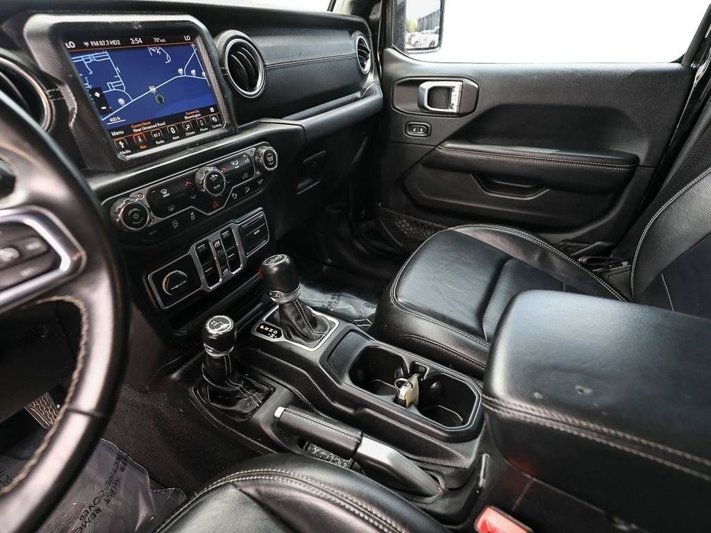 Used 2018 Jeep Wrangler Unlimited Sahara AWD/4WD image 22