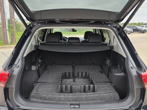 Used 2022 Volkswagen Tiguan SE image 18