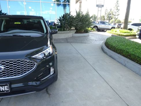 Used 2023 Ford Edge SEL w/ Convenience Package AWD/4WD image 32