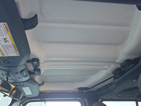 Used 2018 Jeep Wrangler Unlimited Sport S image 28