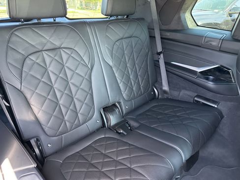 Used 2024 BMW X7 xDrive40i w/ M Sport Package image 21