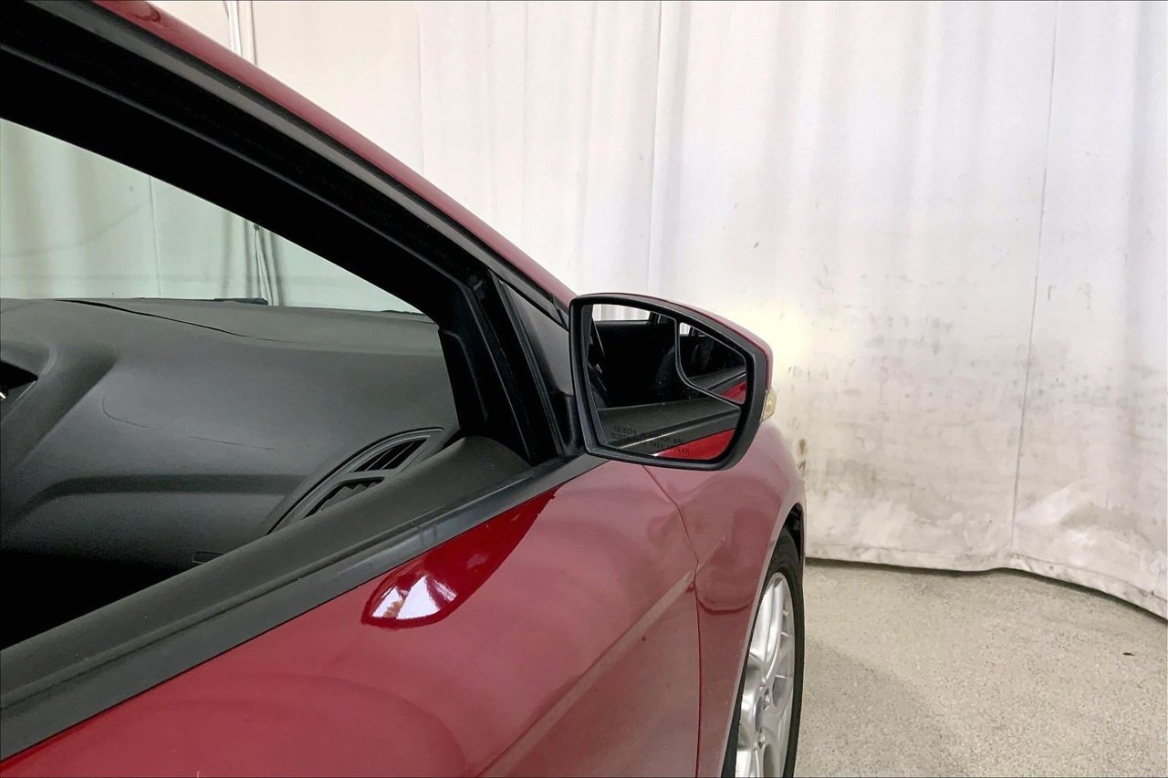 Used 2015 Ford Focus SE w/ Equipment Group 201A FWD image 11
