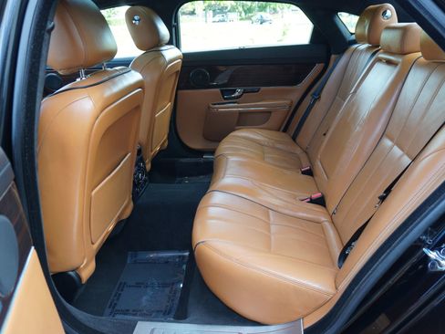 Used 2013 Jaguar XJ L Portfolio AWD/4WD image 12