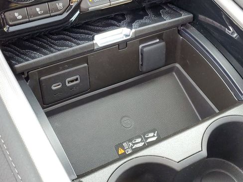 Used 2023 GMC Yukon Denali image 23