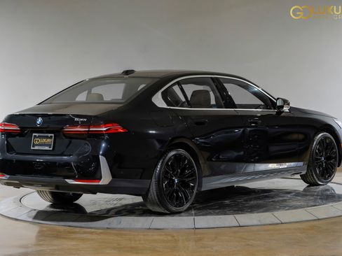 Used 2024 BMW 530i image 10