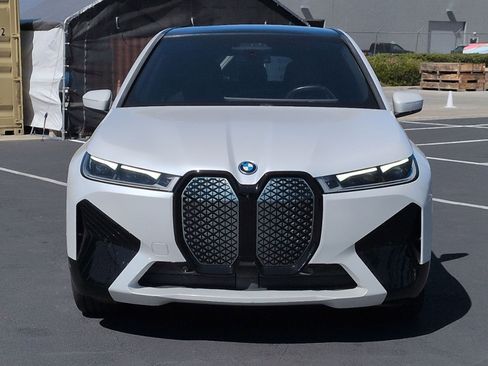 Used 2023 BMW iX xDrive50 w/ Premium Package image 3