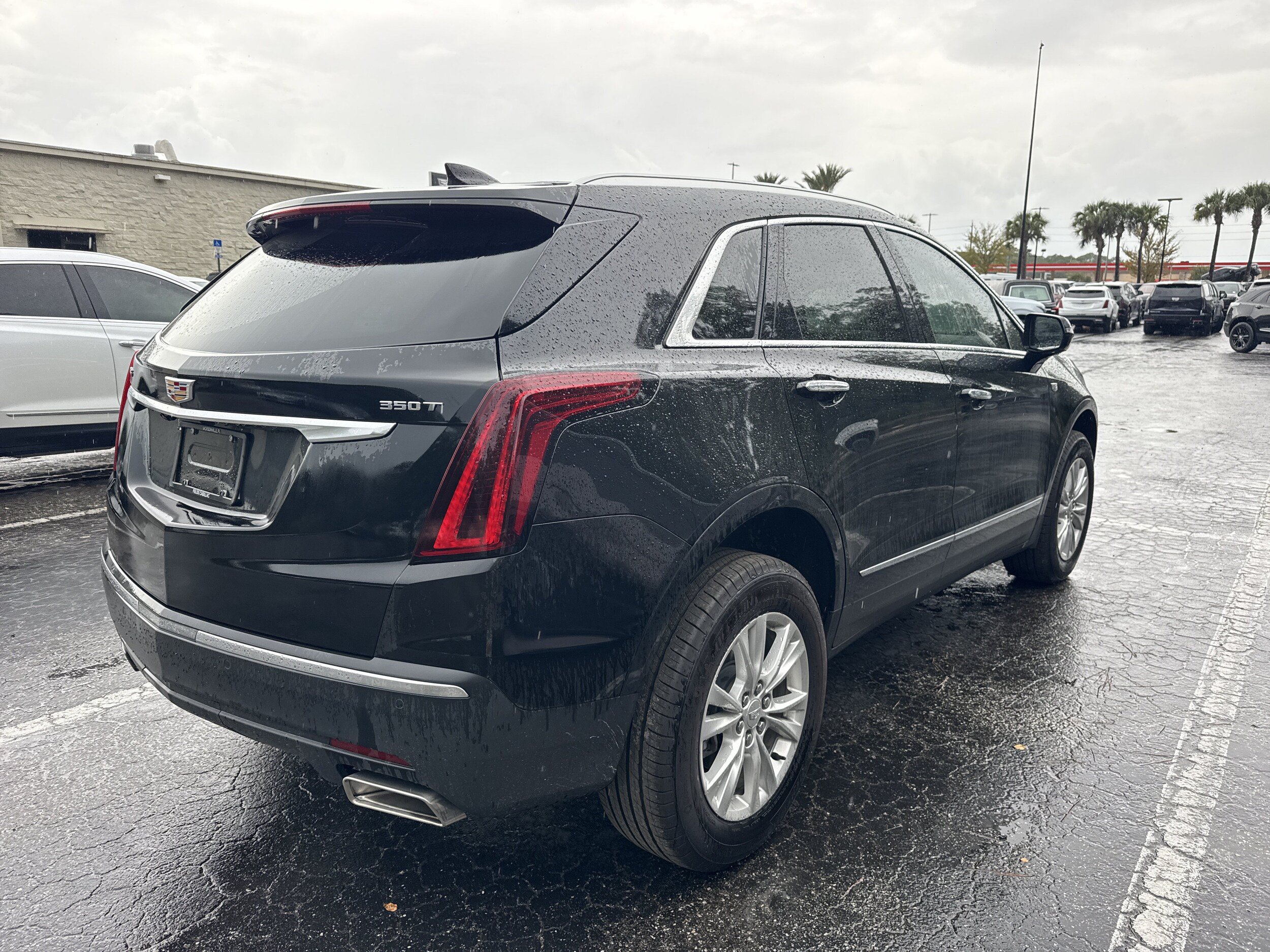 Used 2026 Cadillac XT5 Luxury w/ LPO, Floor Liner Package FWD image 3