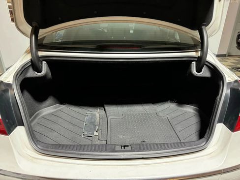 Used 2013 Hyundai Genesis 3.8 w/ Technology Pkg image 14