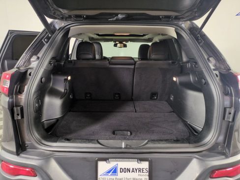 Used 2018 Jeep Cherokee Limited AWD/4WD image 24