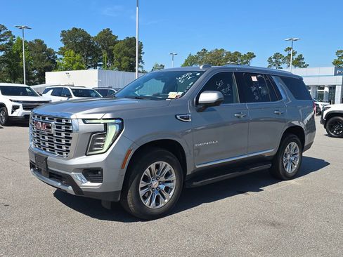 Used 2025 GMC Yukon Denali AWD/4WD image 7